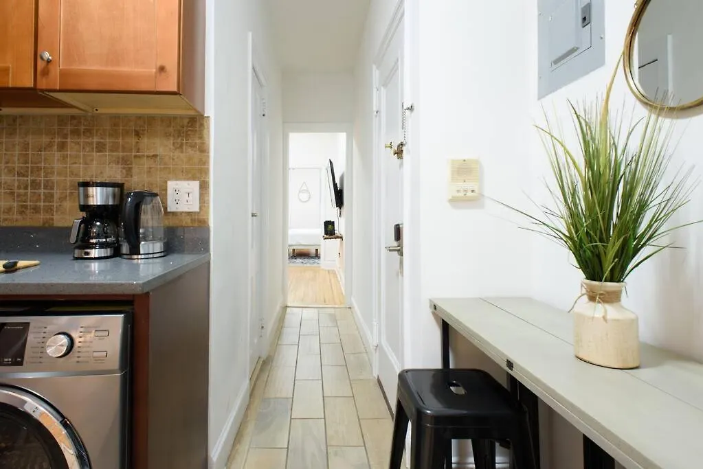 1567-1A New 2Br Prime Upper East Apt W&D New York 0*,  USA