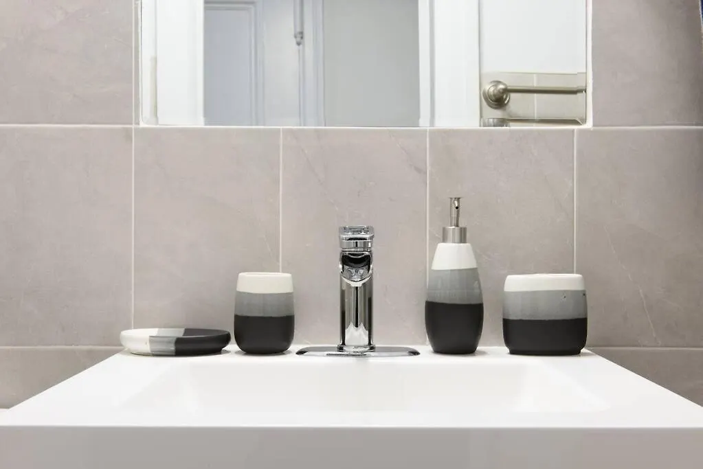 1567-1A New 2Br Prime Upper East Apt W&D New York USA